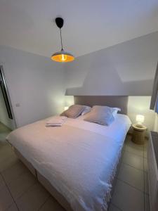 Sea,sun and fun vernieuwd modern appartement op toplocatie 50 m van visserkaai Oostende