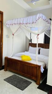 African Jacana Inn and Camps