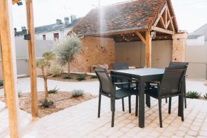 Maisons de vacances Le Jardin d'Anatole : Parking / Haut Standing : photos des chambres