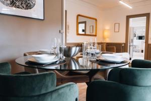 Maisons de vacances Le Jardin d'Anatole : Parking / Haut Standing : photos des chambres