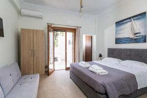 Utopia suites in the heart of Aegina by 8essentially