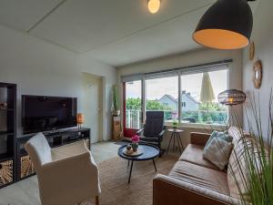 Idyllic Coastal Base w Garden