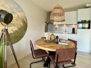 Idyllic Coastal Base w Garden