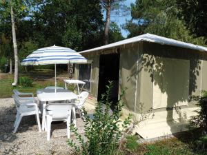 Campings Camping Saint Laurent : Bungalow 2 Chambres