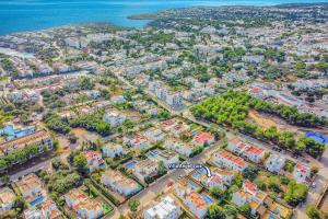 Villa Angel Luis by Villa Plus