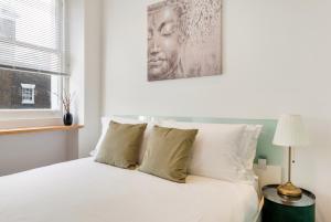 Urban London Base, 6mins walk to Marble Arch Station, 8mins walk to Hyde Park