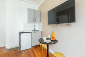 Joli 2 pièces dans un beau quartier de Paris-II