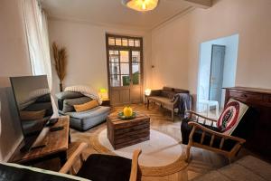 Elivi Elegant Art Deco house with Garden Walk to the Heart of Town