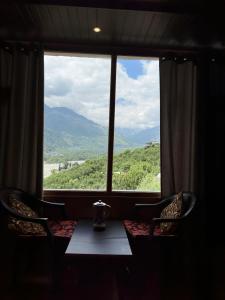 Riverbed Stays And Little Tibet Cafe