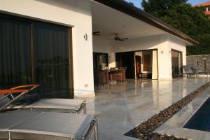 Secluded Villa with Private Pool and Breathtaking Sea Views