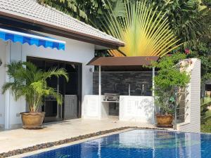 Secluded Villa with Private Pool and Breathtaking Sea Views