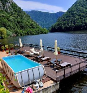 Casa Golful Mraconiei Eselnita