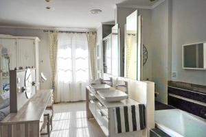 Villas Villa des Vignes by Villa Plus : photos des chambres