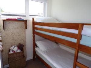 Driftwood Cabin near Heacham Beach, Free Parking