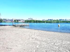 Rare ! Maison face à létang dIsle