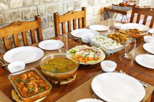 Lennys Nainital Hills 3 BD Garden Villa with Cook