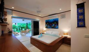 Luxurious Thai-Style Villa with a Swimming Pool Just 20 Meters from Beach Access