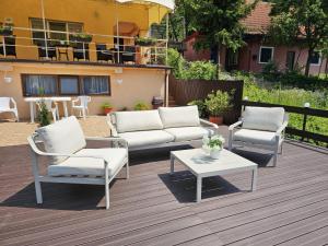 Casa Golful Mraconiei Eselnita