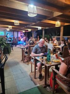 Campings Camping 3 etoiles - Piscine - ccbbhca : photos des chambres