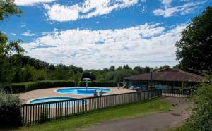 Campings Camping 4 etoiles - Piscine - ccbbghg : photos des chambres