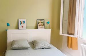 Grande chambre cosy avec kitchenette, salle de bain et WC privatif