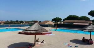 Maisons de vacances Charmant pavillon ombrage : photos des chambres