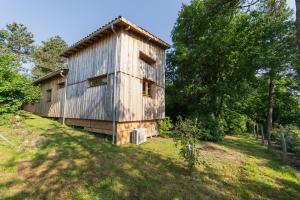 Maisons de vacances Le Chalet de Limbre : Maison 4 Chambres