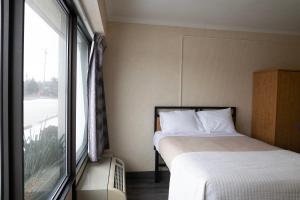 Residence & Conference Centre - Sarnia
