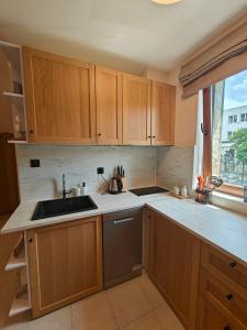 Marina Beach Cozy 2-Level Apartment