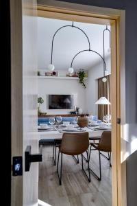 Regatta Living Suites by Yellowkey