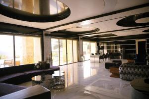 Luxurious private villa in Mahis