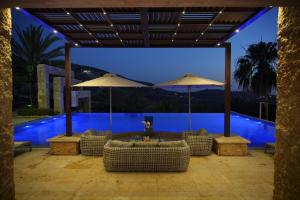 Luxurious private villa in Mahis