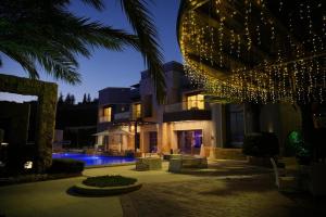 Luxurious private villa in Mahis