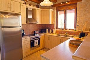 Villa Petalouda - Traditional Villa with Private Pool