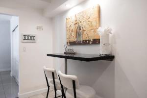 Beachfront 2 BR Apt Full Kitchen - No Resort Fee