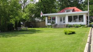 Balm Beach Resort and Motel