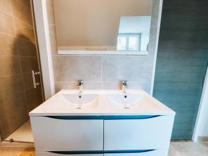 Le Grenier d’Anatole : Parking Haut Standing