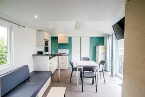Campings Camping 4 etoiles - Piscine - ccbbghg : photos des chambres