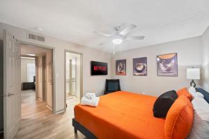 King Bed 5 min walk Truist Park The Battery