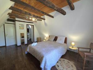 Maisons de vacances Gite de charme en Dordogne avec piscine et jardin - FR-1-616-485 : photos des chambres