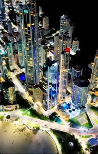 FLAT DUBAI - FRENTE RODA GIGANTE - PISCINA FRENTE MAR - Excepcional