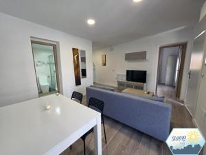 Sunny Churriana Jacaranda III