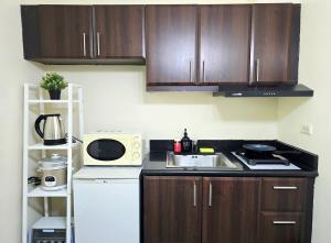 Studio unit near BGC and Makati