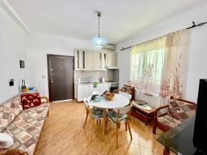 Jani & Eleni's UNESCO Explorer Base - Apollonia, Fier, Berat & Beyond - 3hvězdičkové hotely ve městě Fier