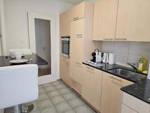 Downtown Dream 3 5BR with Balcony and Style BA21