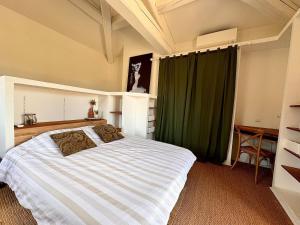 Villas La Ramade Beautiful Villa with pool : photos des chambres