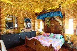 Enjoy AC in the Queens Suite at Inn Ajijic