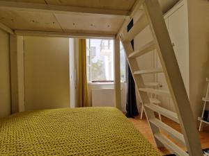 Alcácer river front quality apartment