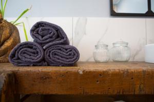 B&B / Chambres d'hotes Le repaire de Melusine - Gite de charme et love room : photos des chambres