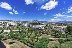 2BR apartment with pool and sea view